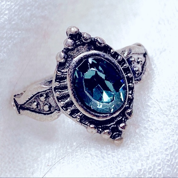❤️Seller’s Pick❤️ Simulated Emerald Boho Sliver Plated Ring - Picture 3 of 9